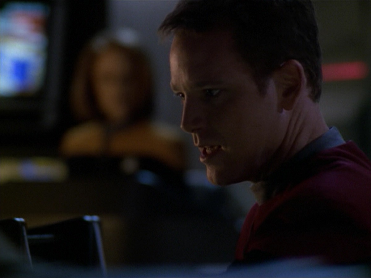 ariane179254_StarTrekVoyager_5x15_5x16_DarkFrontier_3103.jpg