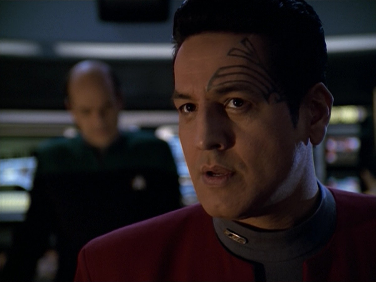 ariane179254_StarTrekVoyager_5x15_5x16_DarkFrontier_3121.jpg