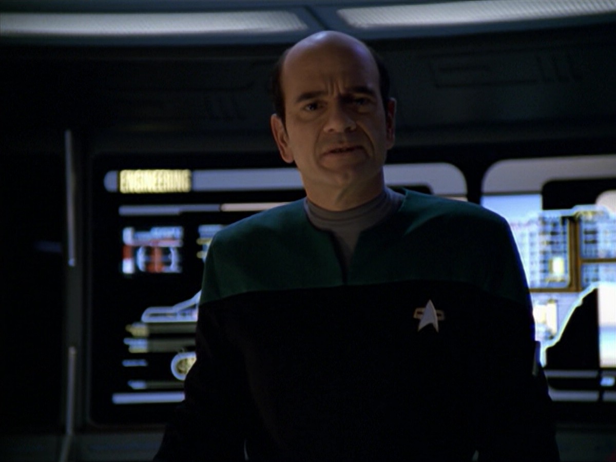 ariane179254_StarTrekVoyager_5x15_5x16_DarkFrontier_3128.jpg