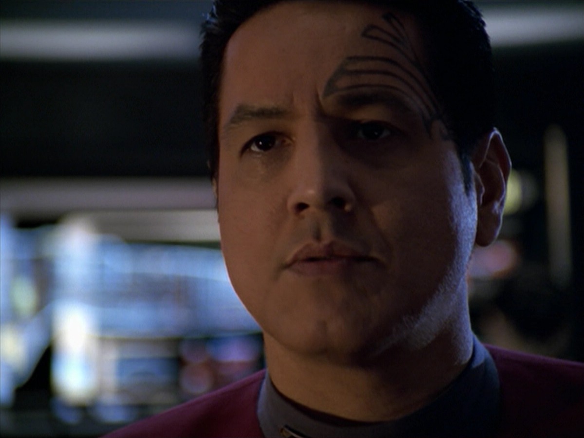 ariane179254_StarTrekVoyager_5x15_5x16_DarkFrontier_3130.jpg
