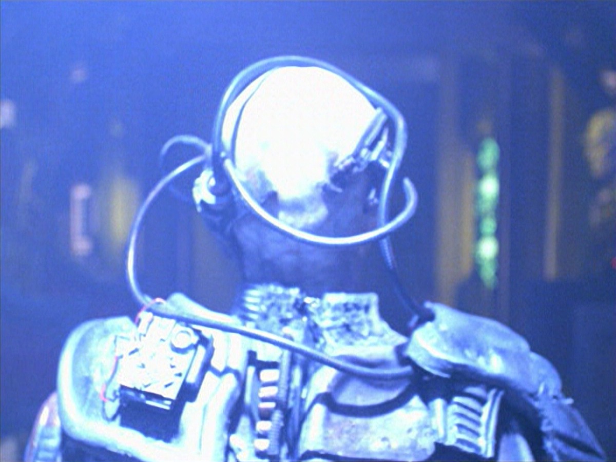 ariane179254_StarTrekVoyager_5x15_5x16_DarkFrontier_3141.jpg