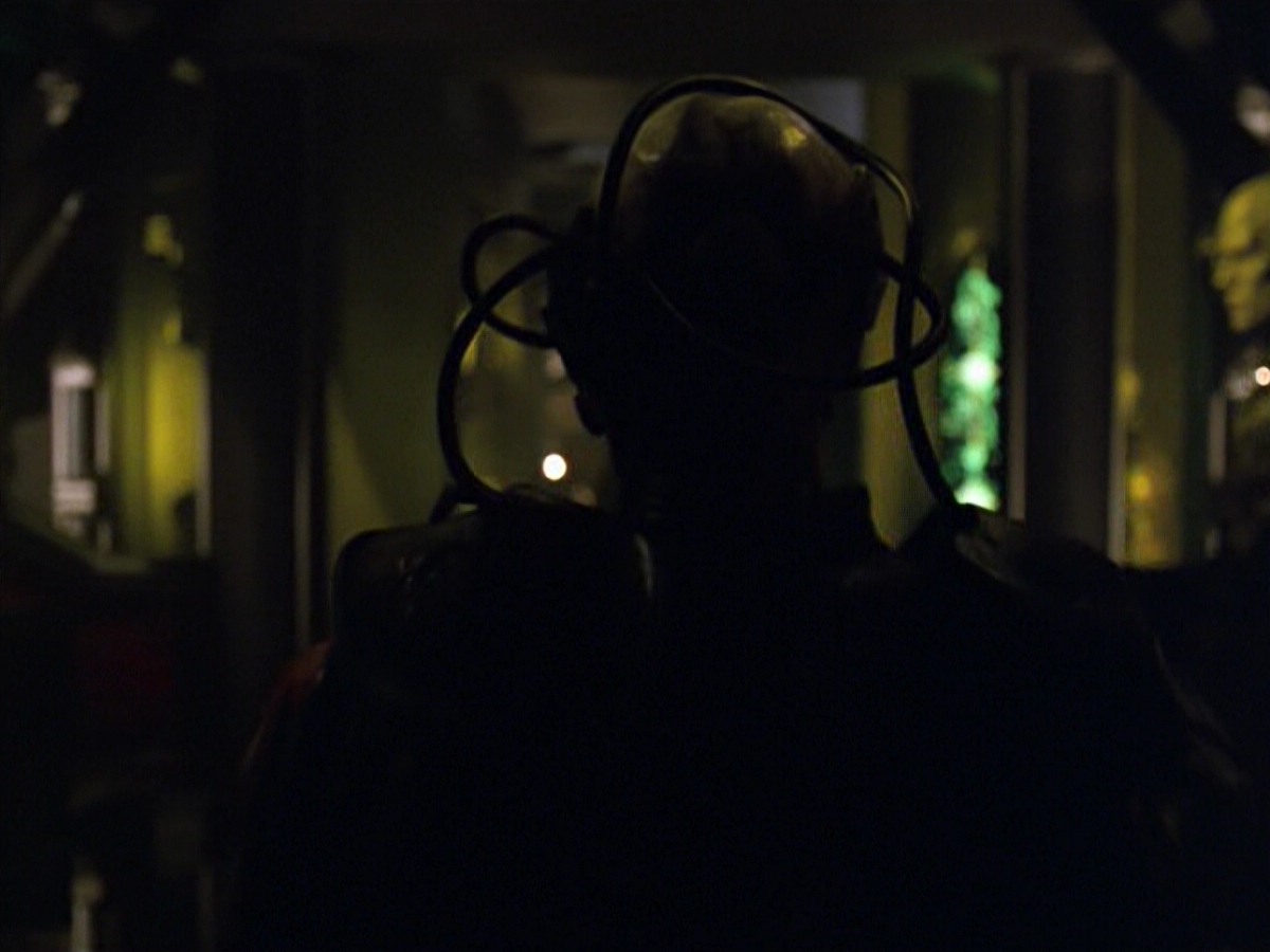 ariane179254_StarTrekVoyager_5x15_5x16_DarkFrontier_3142.jpg