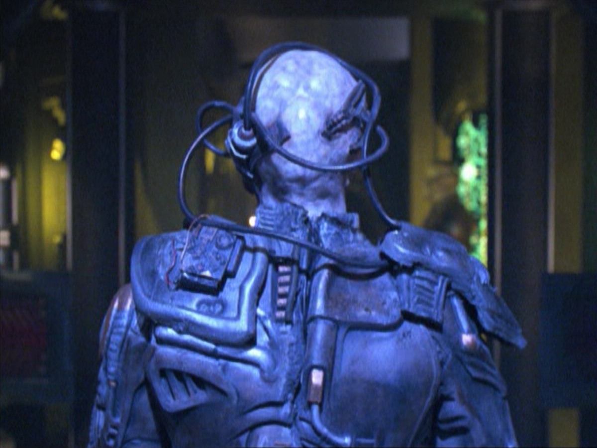 ariane179254_StarTrekVoyager_5x15_5x16_DarkFrontier_3143.jpg