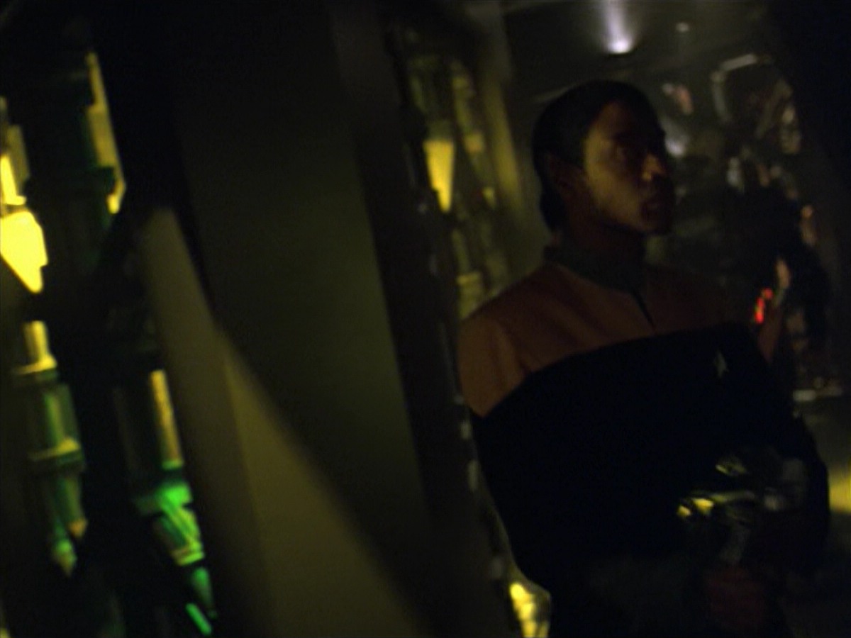 ariane179254_StarTrekVoyager_5x15_5x16_DarkFrontier_3154.jpg