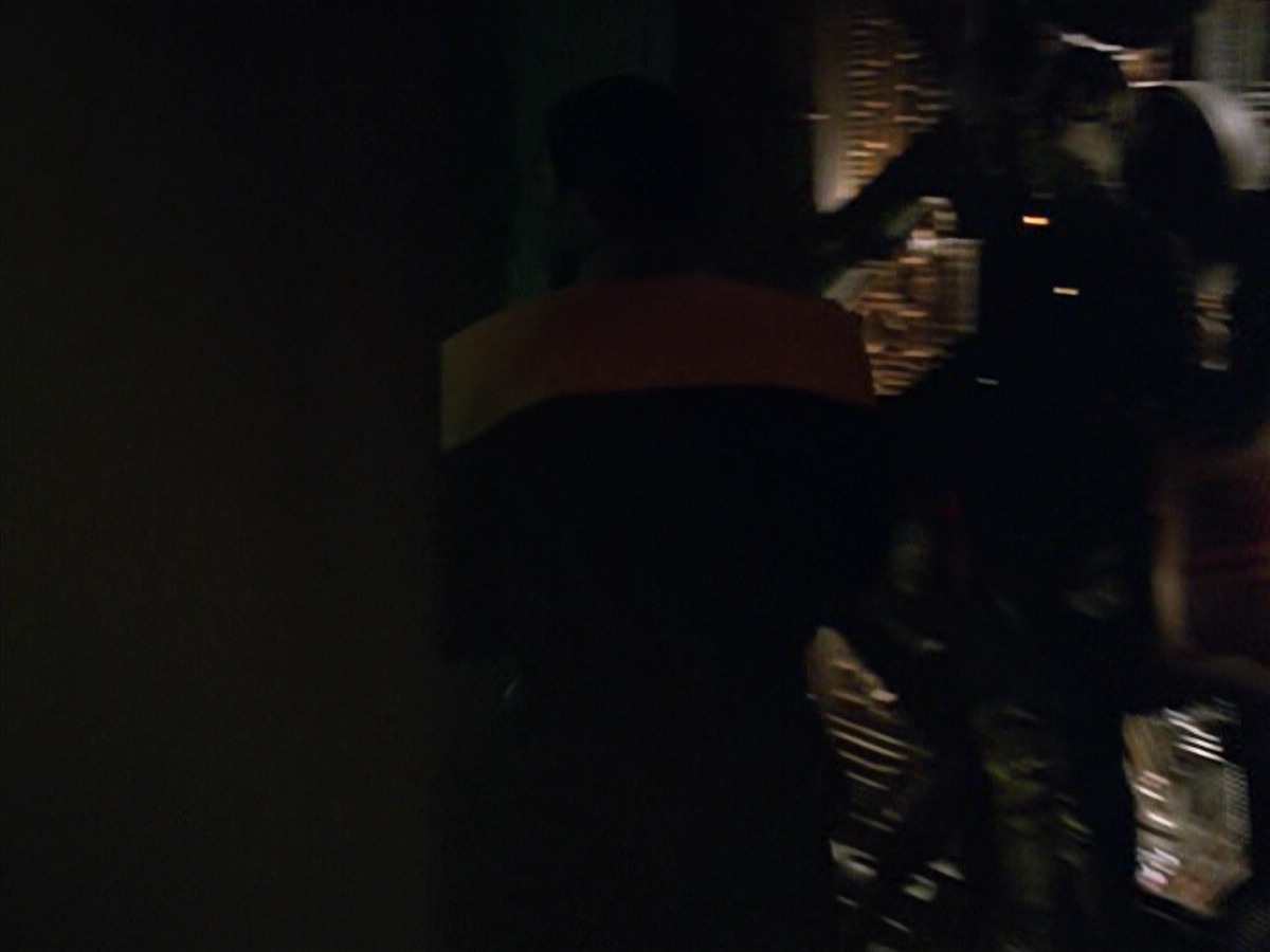 ariane179254_StarTrekVoyager_5x15_5x16_DarkFrontier_3160.jpg
