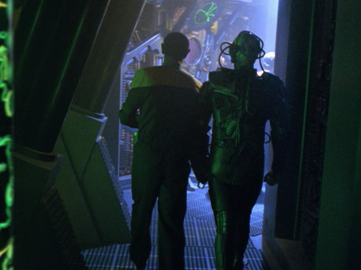ariane179254_StarTrekVoyager_5x15_5x16_DarkFrontier_3163.jpg