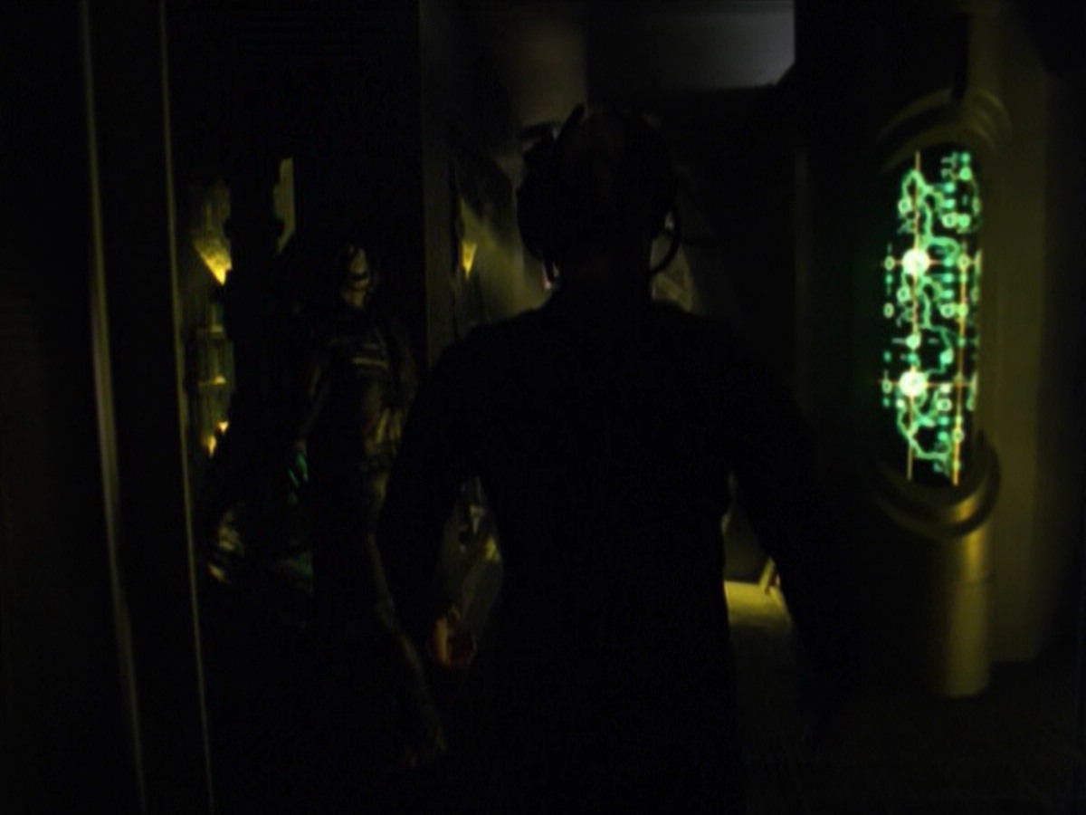 ariane179254_StarTrekVoyager_5x15_5x16_DarkFrontier_3167.jpg