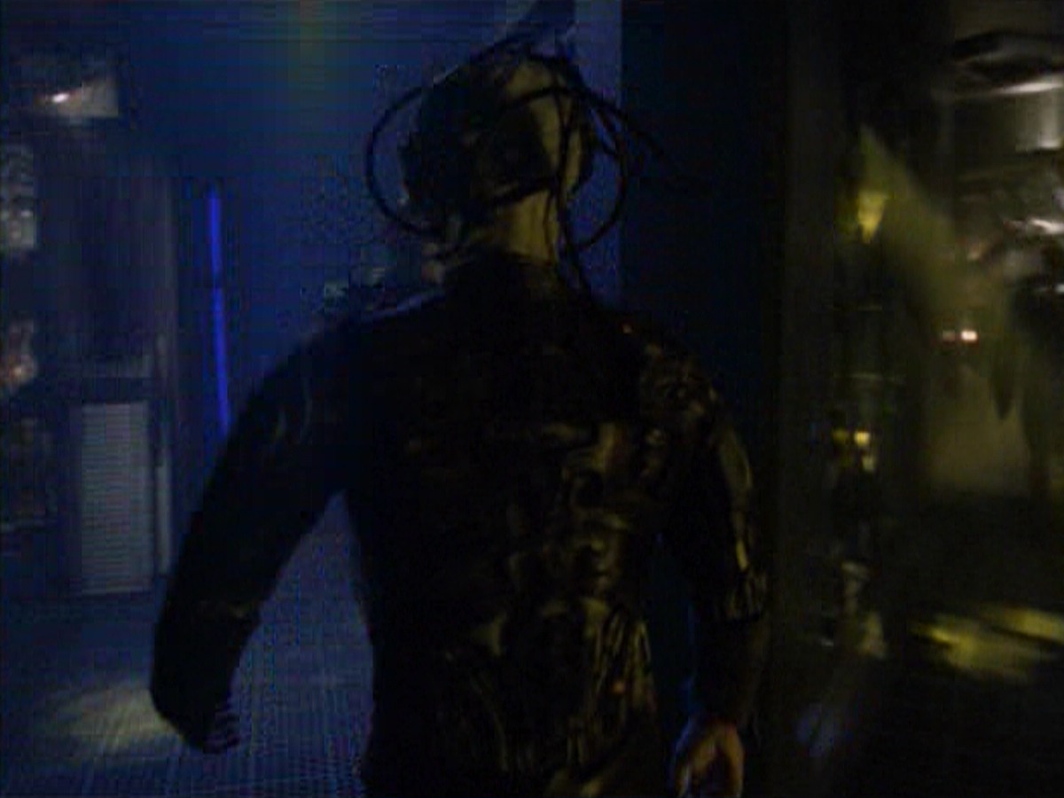 ariane179254_StarTrekVoyager_5x15_5x16_DarkFrontier_3169.jpg