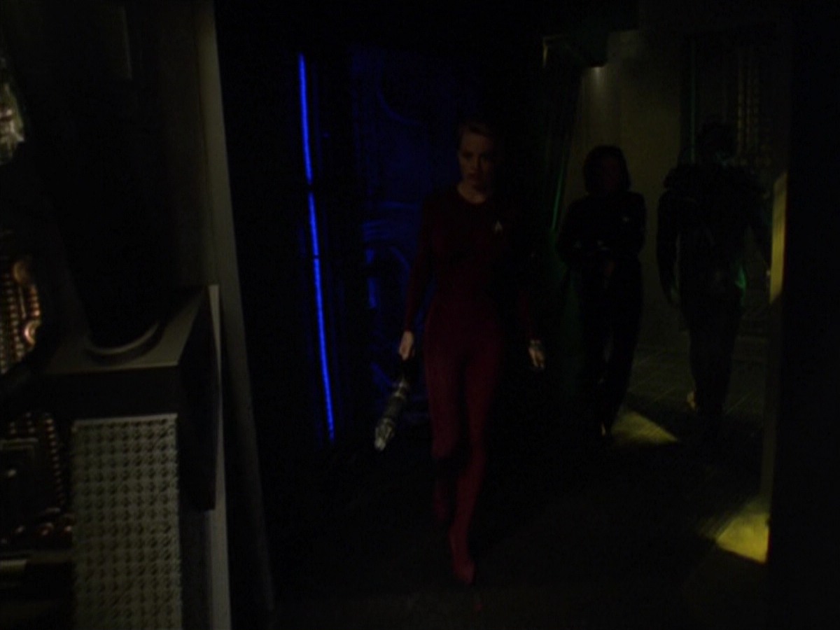ariane179254_StarTrekVoyager_5x15_5x16_DarkFrontier_3174.jpg
