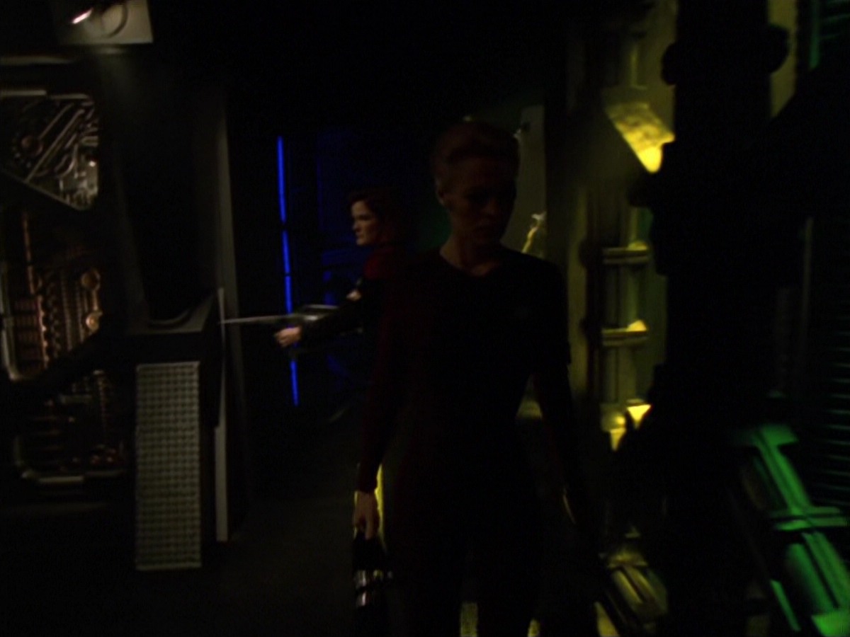 ariane179254_StarTrekVoyager_5x15_5x16_DarkFrontier_3177.jpg