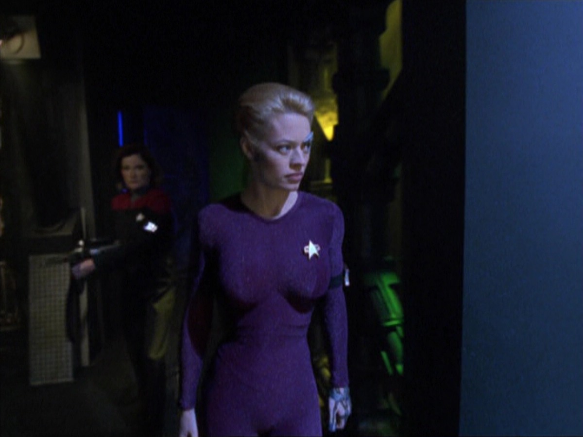 ariane179254_StarTrekVoyager_5x15_5x16_DarkFrontier_3178.jpg