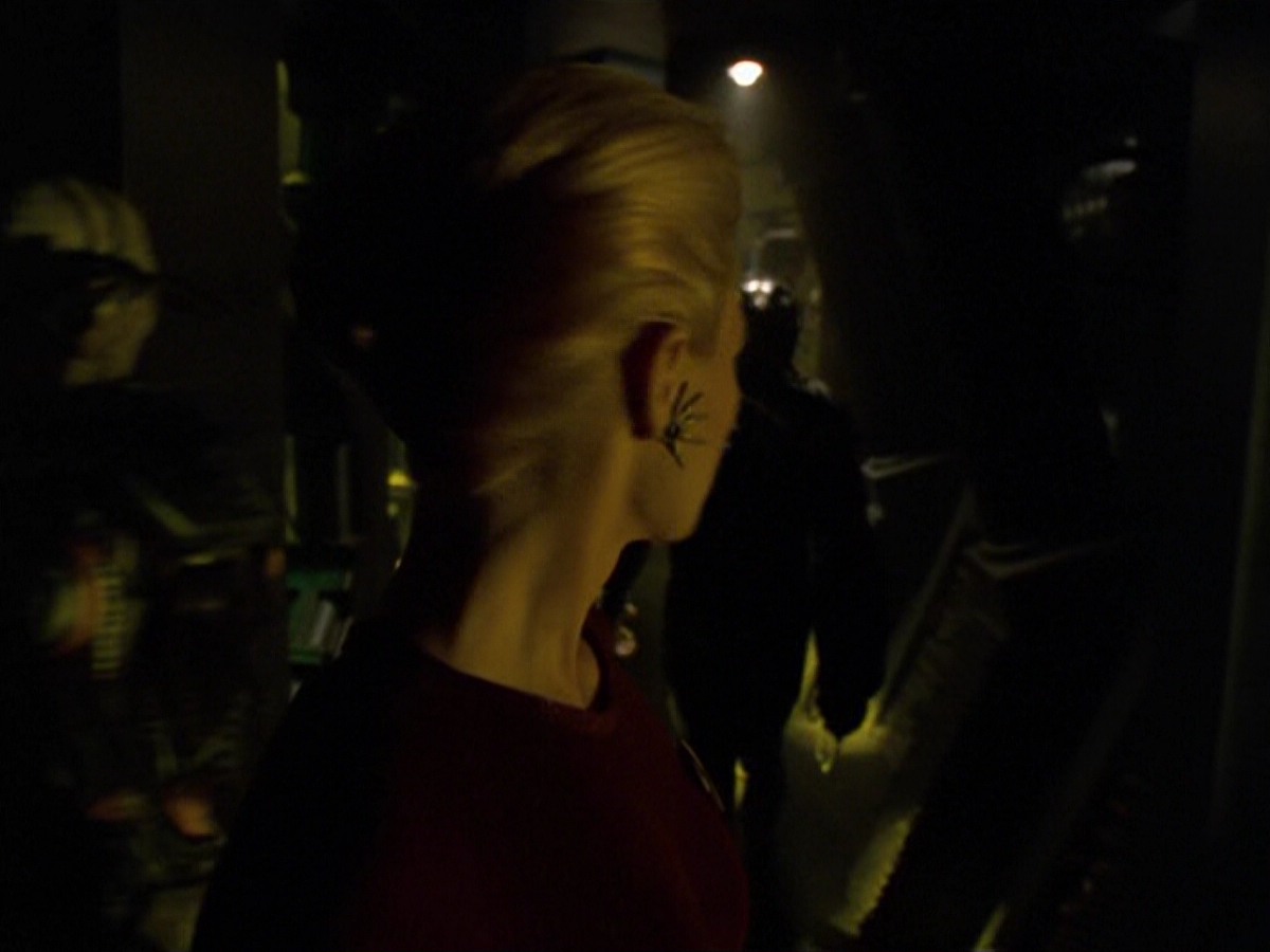 ariane179254_StarTrekVoyager_5x15_5x16_DarkFrontier_3181.jpg
