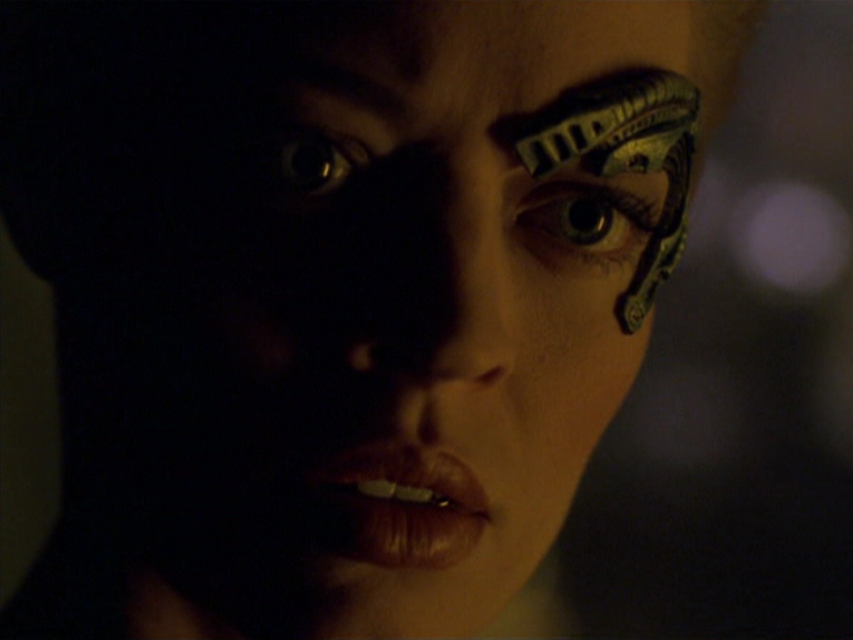 ariane179254_StarTrekVoyager_5x15_5x16_DarkFrontier_3195.jpg