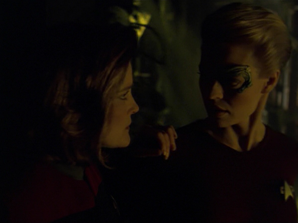 ariane179254_StarTrekVoyager_5x15_5x16_DarkFrontier_3203.jpg