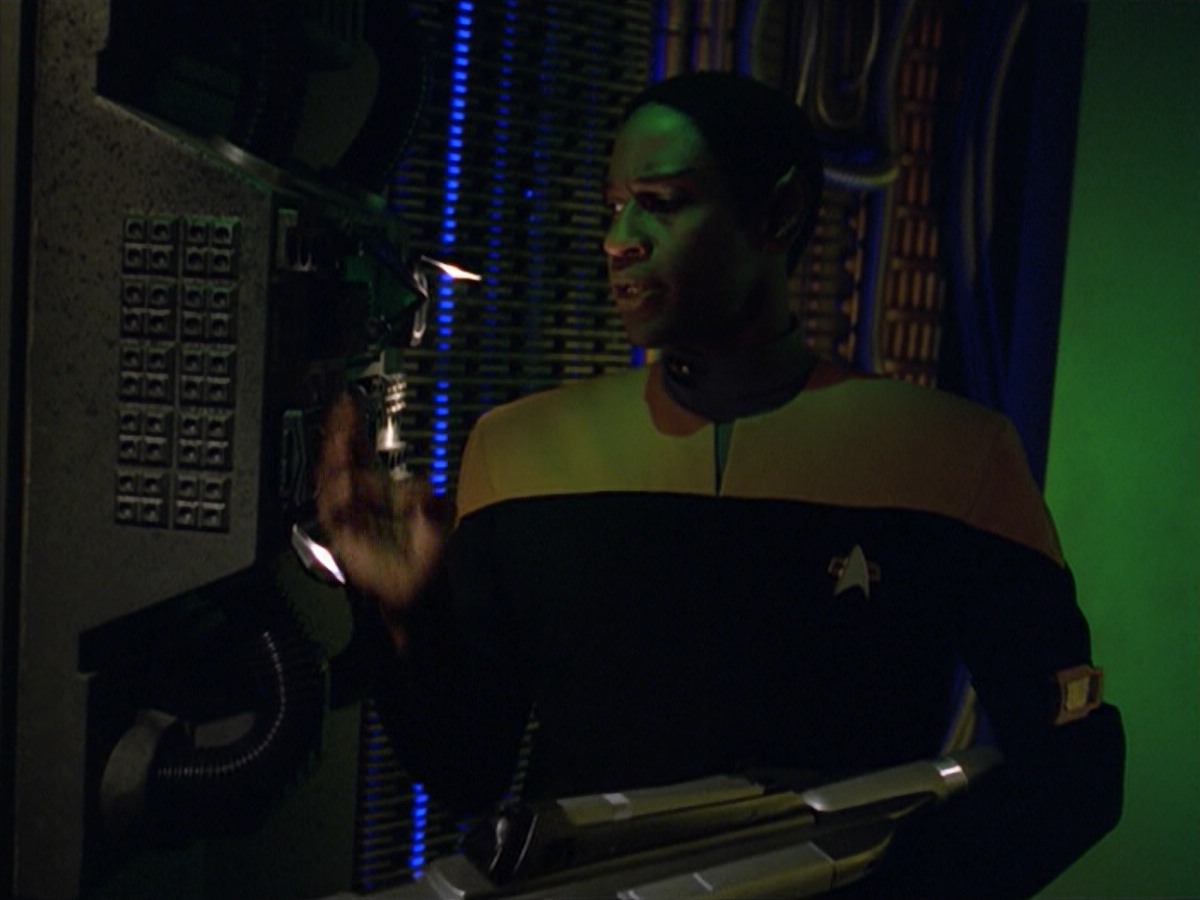 ariane179254_StarTrekVoyager_5x15_5x16_DarkFrontier_3217.jpg
