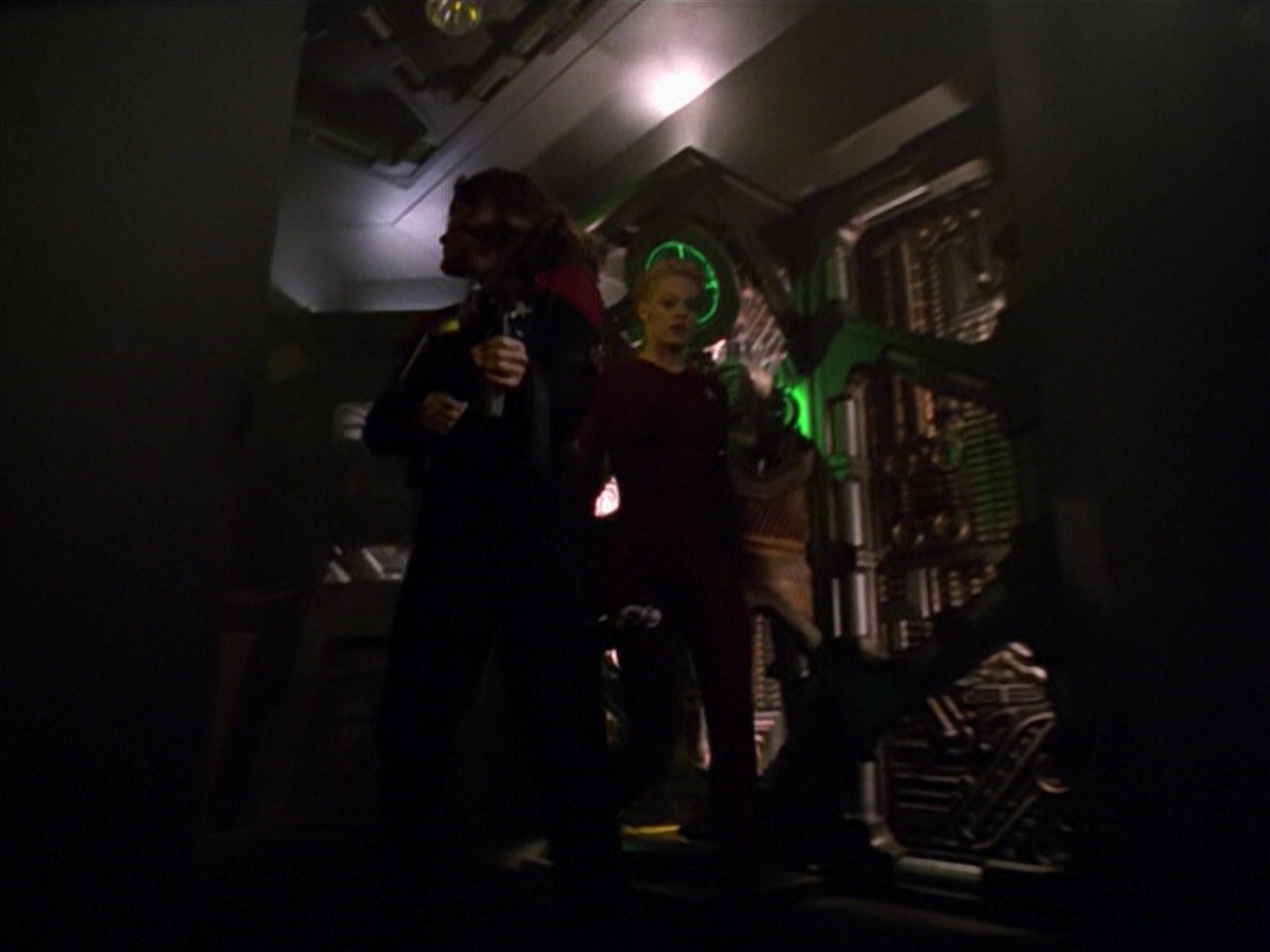 ariane179254_StarTrekVoyager_5x15_5x16_DarkFrontier_3234.jpg