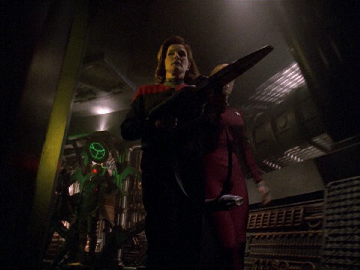 ariane179254_StarTrekVoyager_5x15_5x16_DarkFrontier_3237.jpg