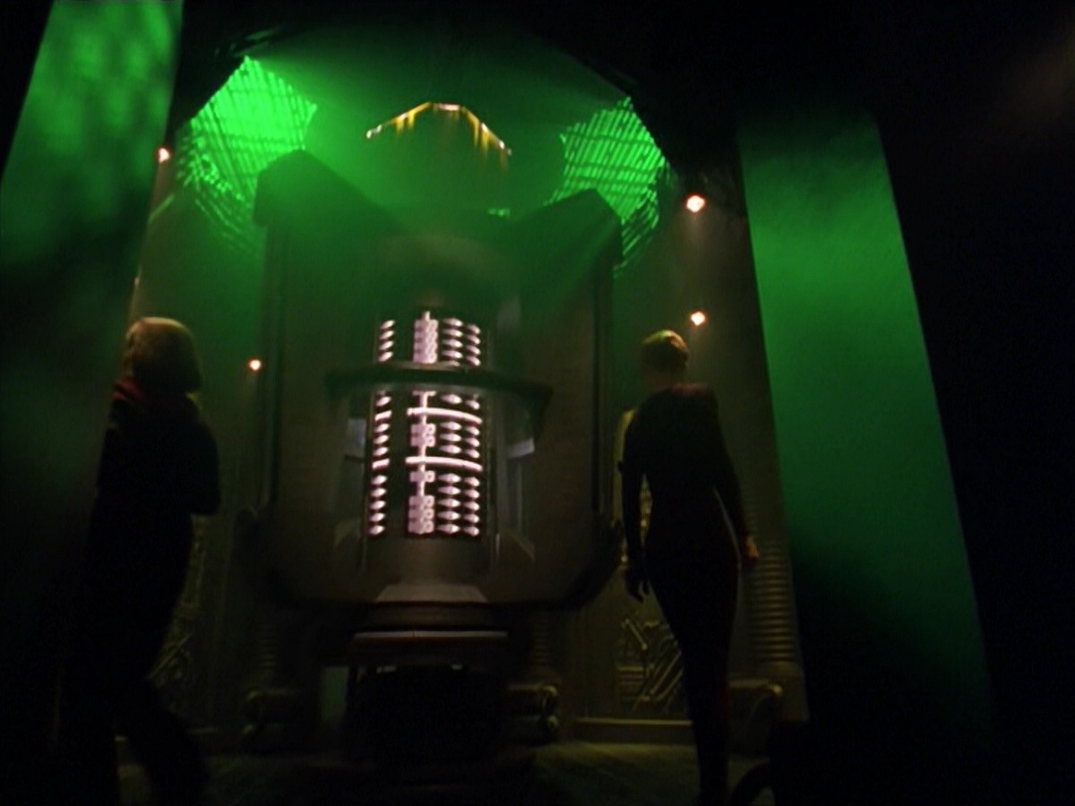 ariane179254_StarTrekVoyager_5x15_5x16_DarkFrontier_3242.jpg
