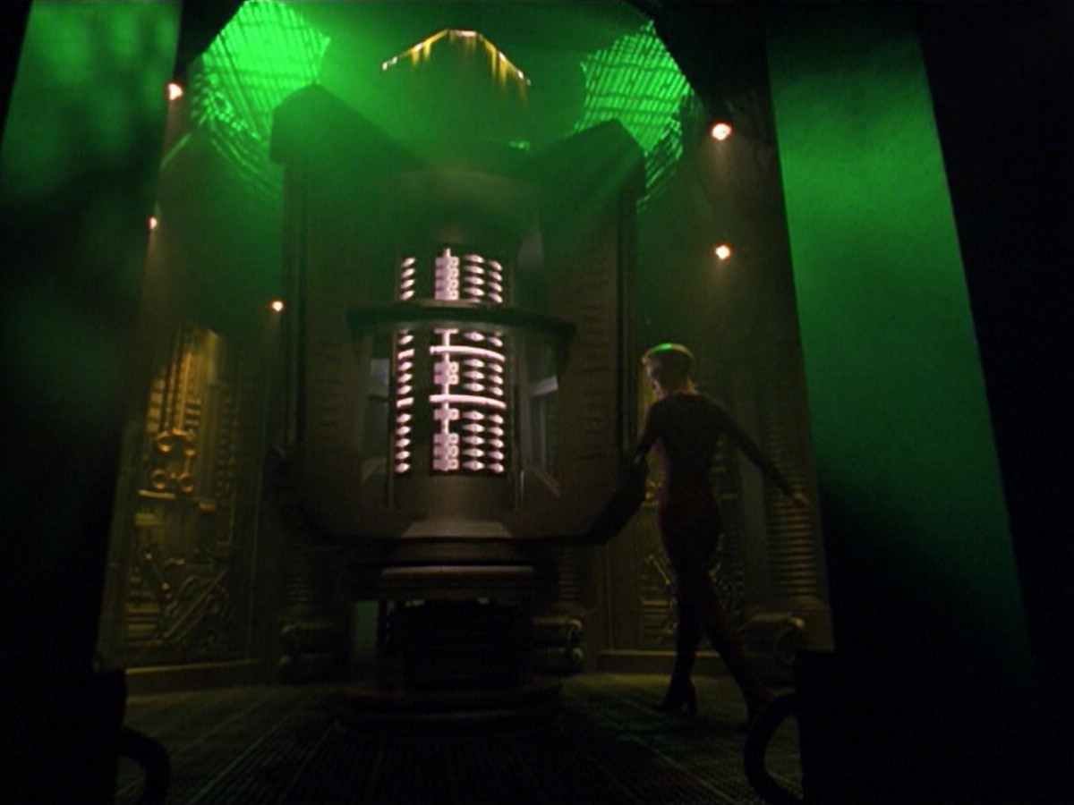 ariane179254_StarTrekVoyager_5x15_5x16_DarkFrontier_3243.jpg