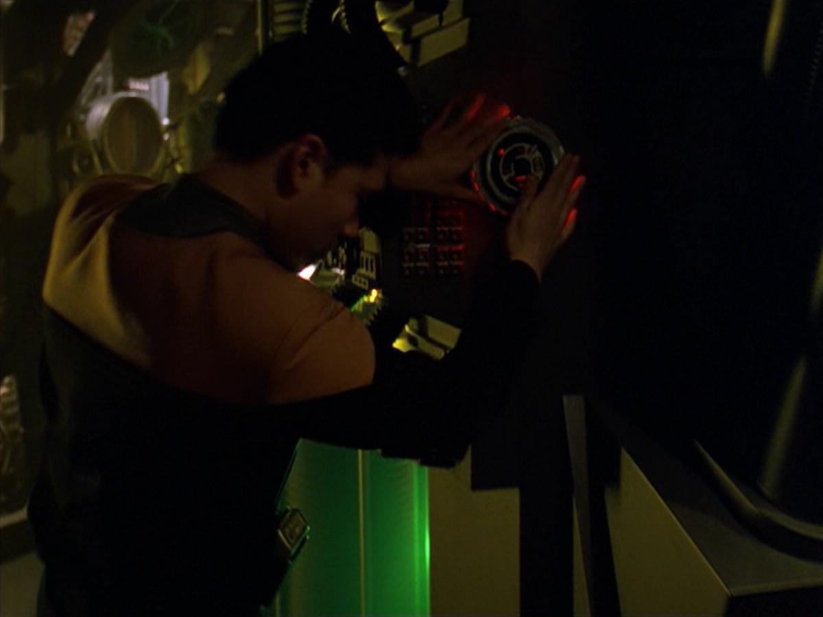 ariane179254_StarTrekVoyager_5x15_5x16_DarkFrontier_3263.jpg