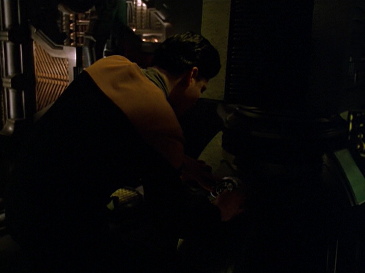 ariane179254_StarTrekVoyager_5x15_5x16_DarkFrontier_3268.jpg