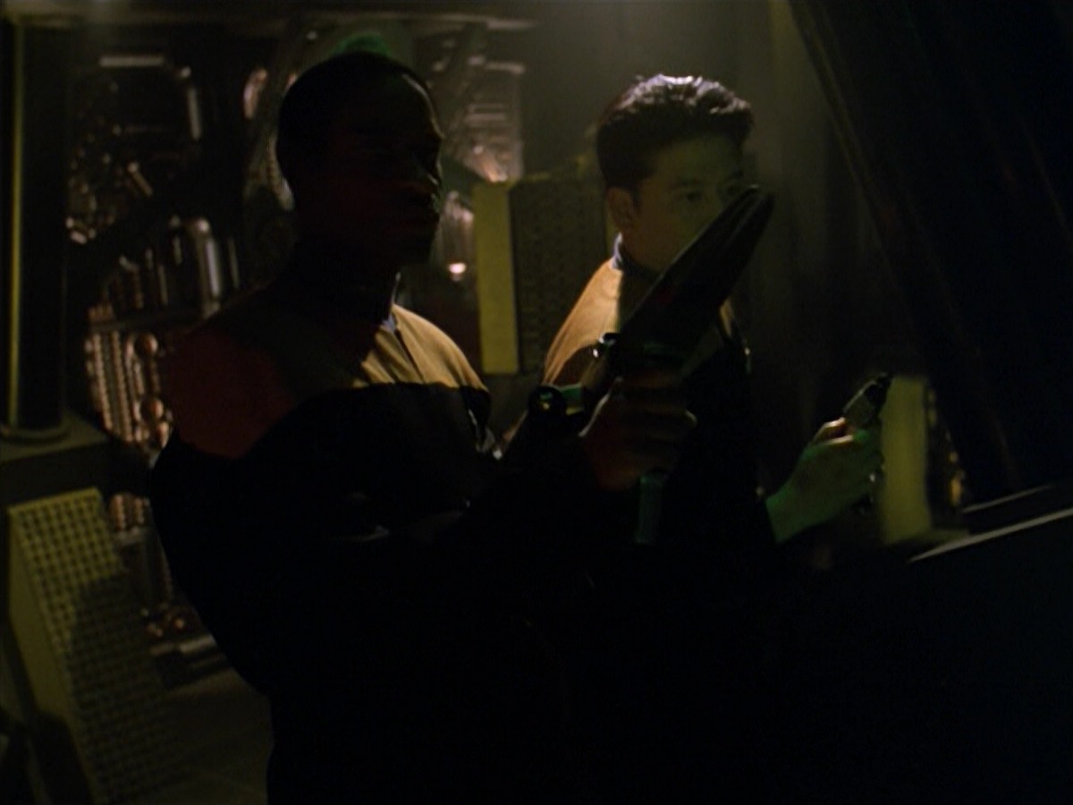 ariane179254_StarTrekVoyager_5x15_5x16_DarkFrontier_3276.jpg