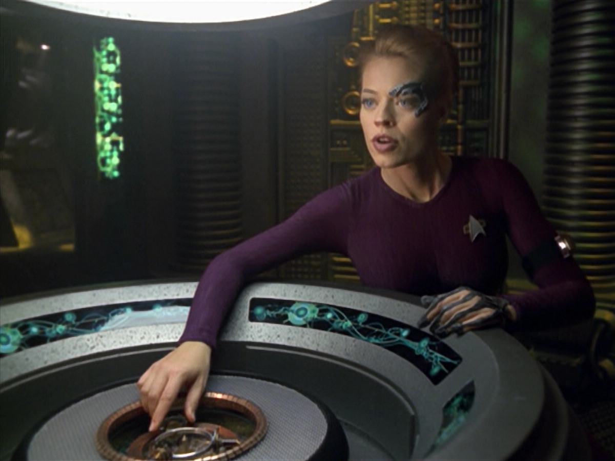 ariane179254_StarTrekVoyager_5x15_5x16_DarkFrontier_3280.jpg