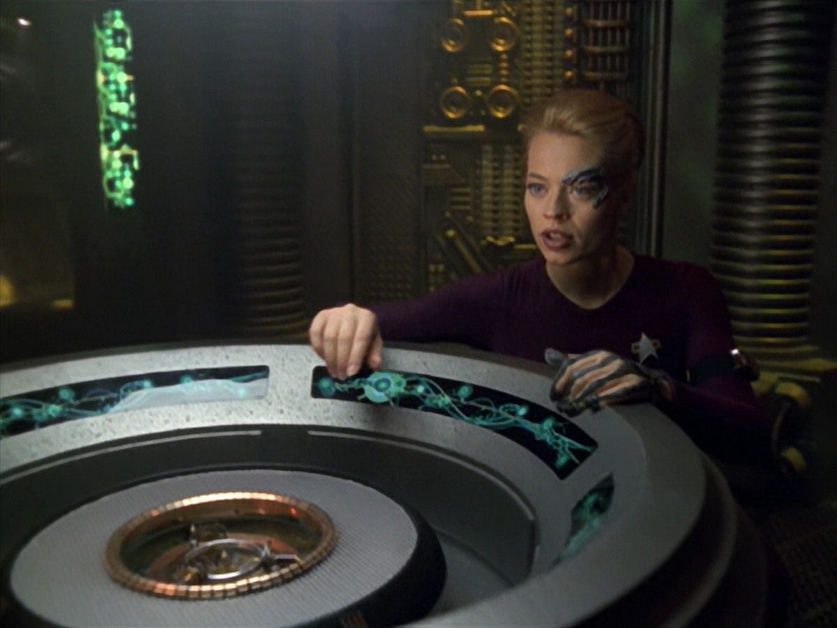 ariane179254_StarTrekVoyager_5x15_5x16_DarkFrontier_3281.jpg
