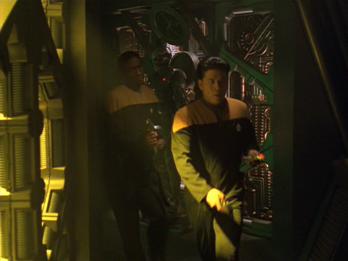 ariane179254_StarTrekVoyager_5x15_5x16_DarkFrontier_3285.jpg