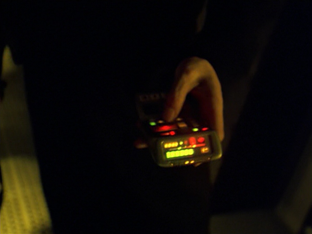 ariane179254_StarTrekVoyager_5x15_5x16_DarkFrontier_3288.jpg