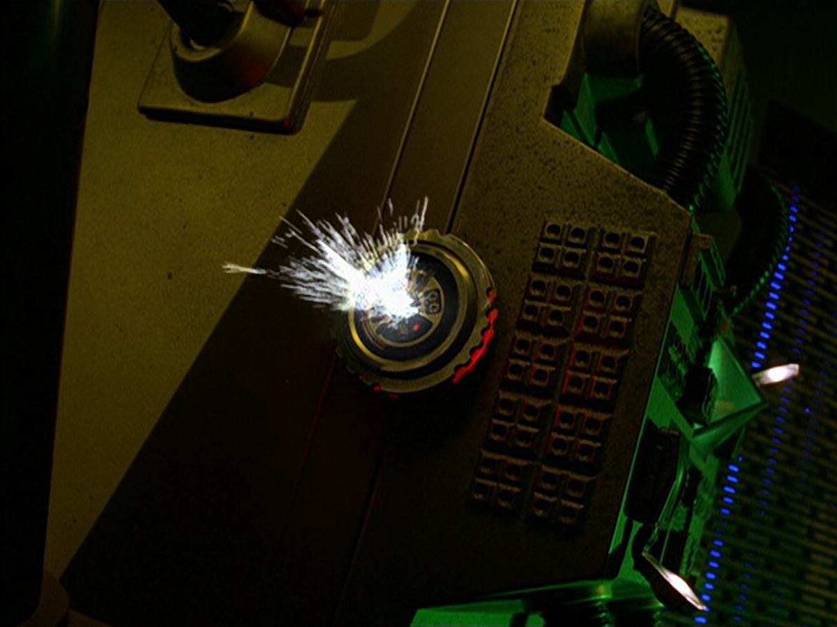 ariane179254_StarTrekVoyager_5x15_5x16_DarkFrontier_3289.jpg