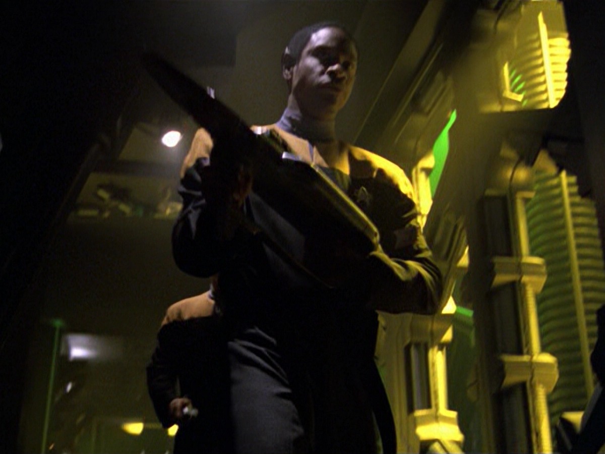 ariane179254_StarTrekVoyager_5x15_5x16_DarkFrontier_3317.jpg