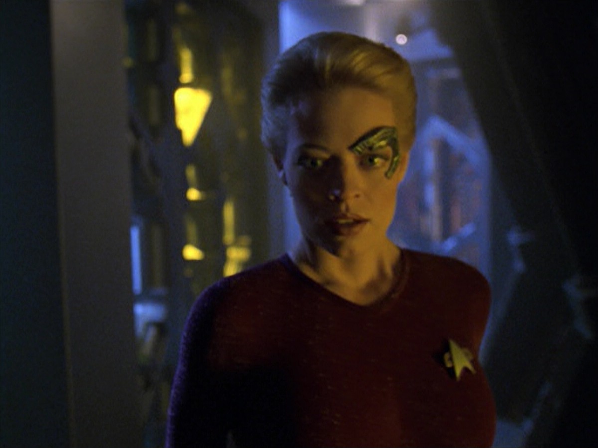ariane179254_StarTrekVoyager_5x15_5x16_DarkFrontier_3335.jpg