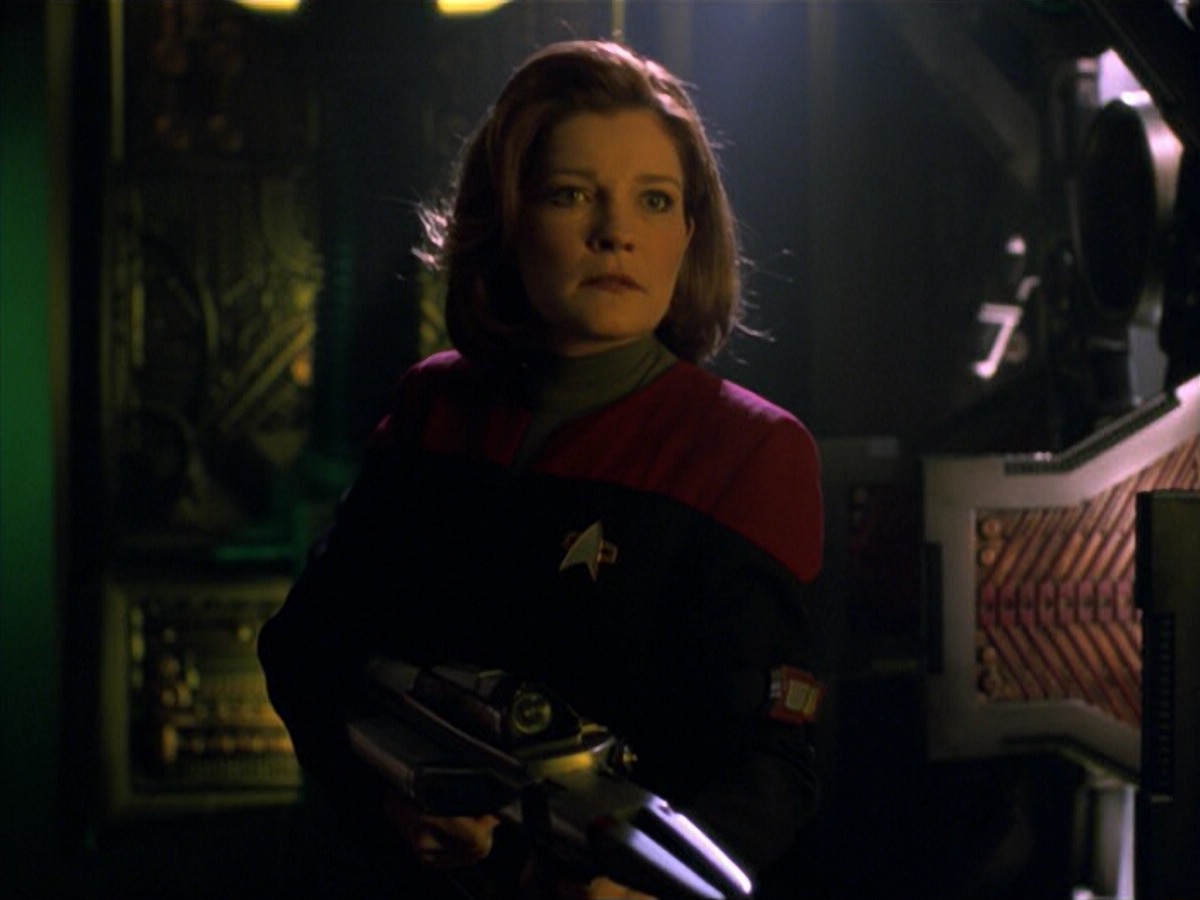 ariane179254_StarTrekVoyager_5x15_5x16_DarkFrontier_3340.jpg