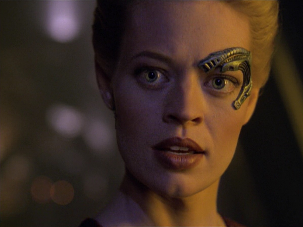 ariane179254_StarTrekVoyager_5x15_5x16_DarkFrontier_3342.jpg