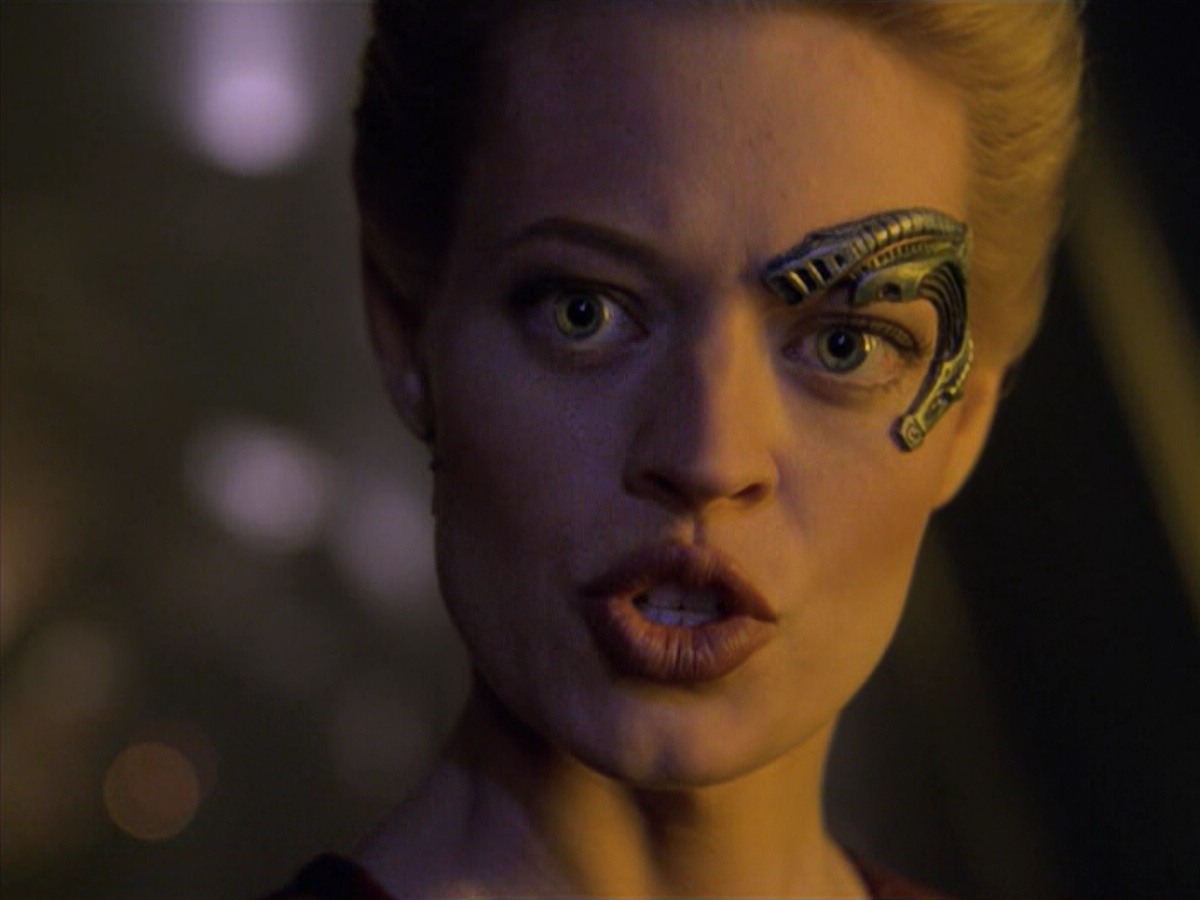 ariane179254_StarTrekVoyager_5x15_5x16_DarkFrontier_3344.jpg