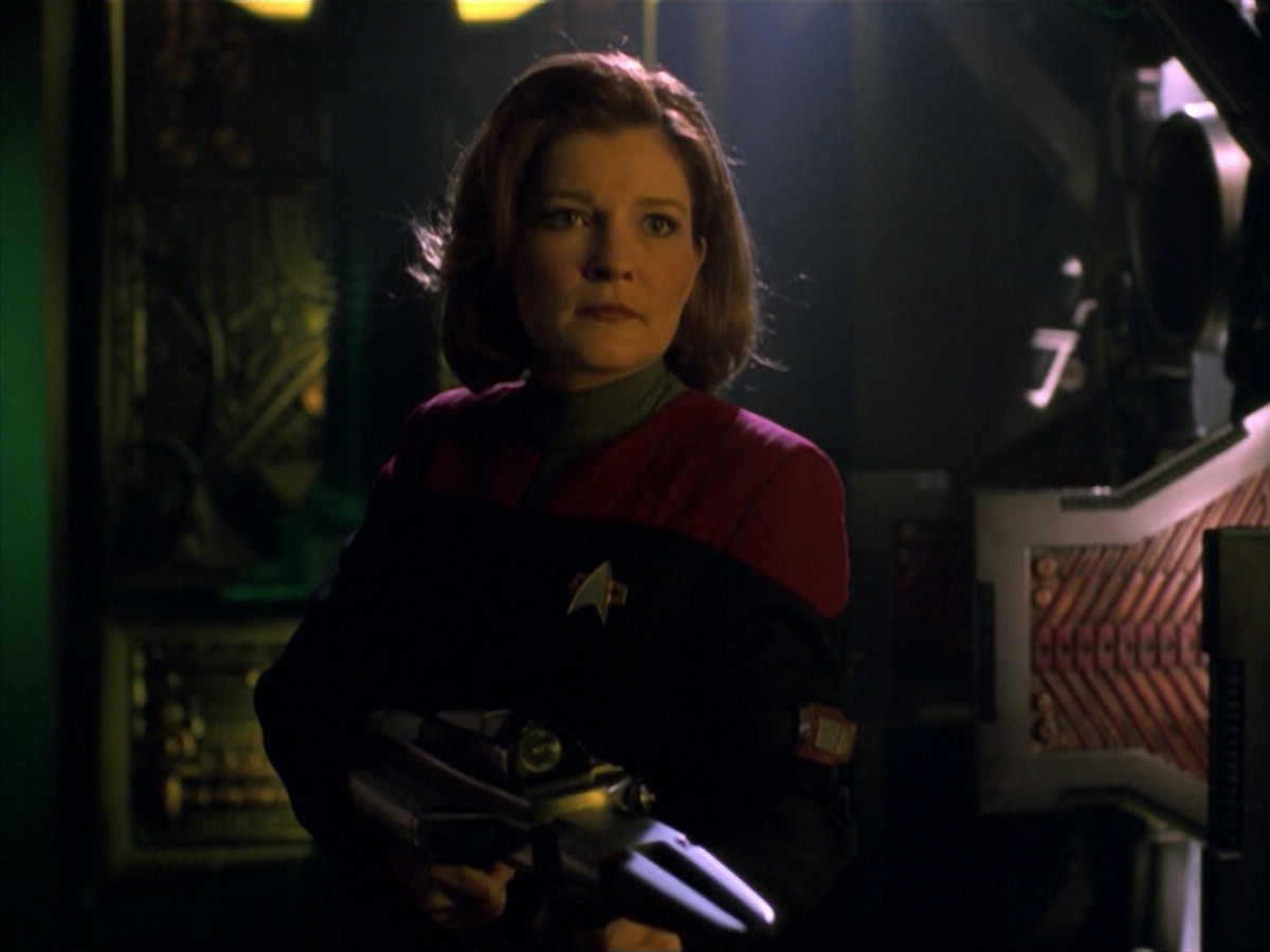 ariane179254_StarTrekVoyager_5x15_5x16_DarkFrontier_3346.jpg