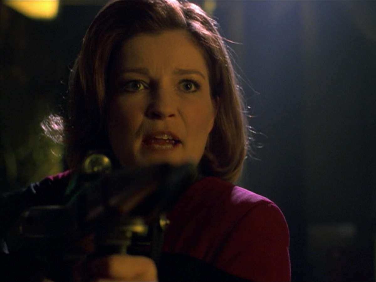 ariane179254_StarTrekVoyager_5x15_5x16_DarkFrontier_3353.jpg