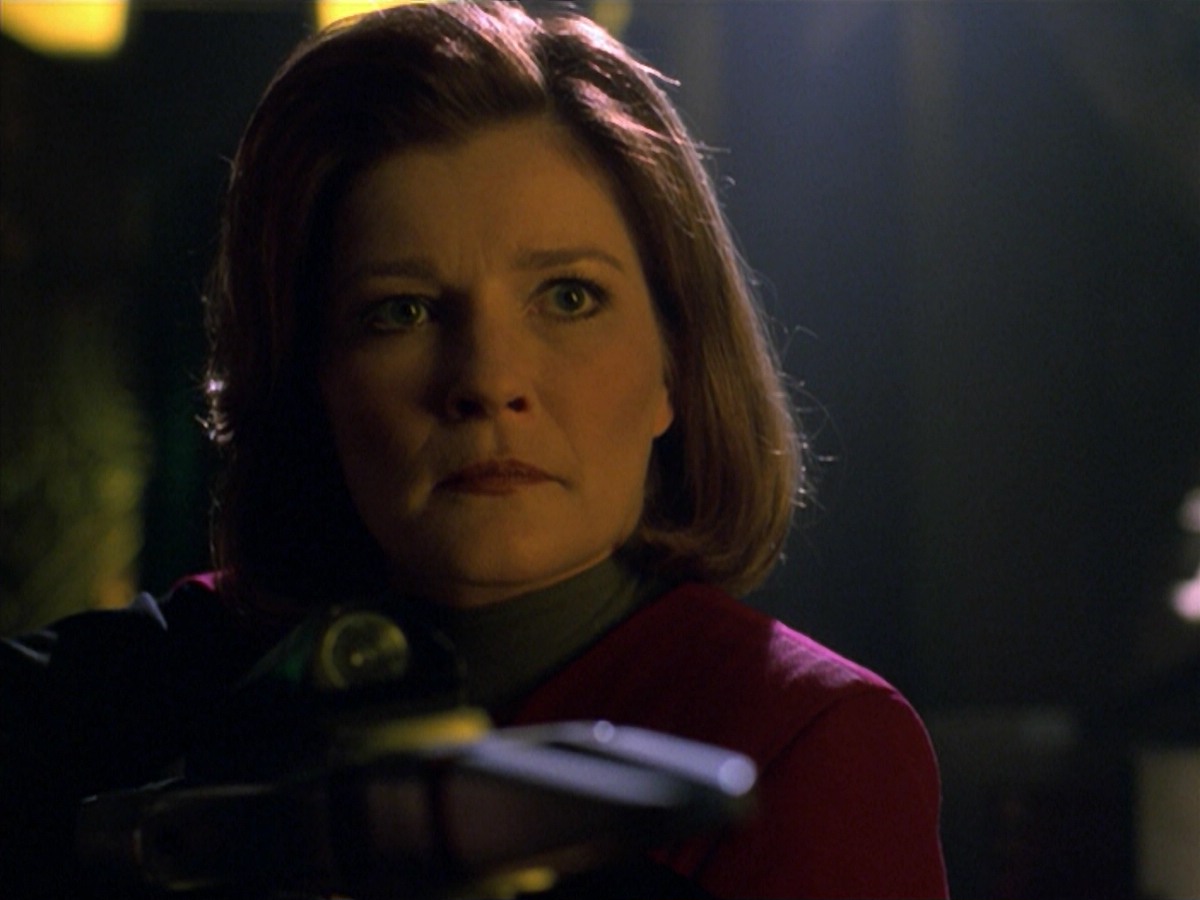 ariane179254_StarTrekVoyager_5x15_5x16_DarkFrontier_3360.jpg
