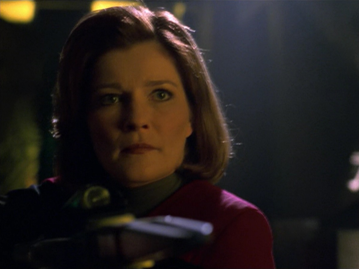 ariane179254_StarTrekVoyager_5x15_5x16_DarkFrontier_3361.jpg