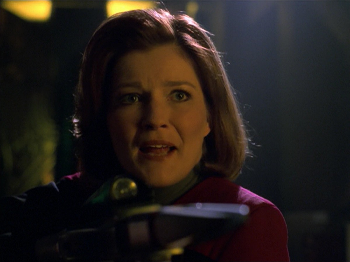 ariane179254_StarTrekVoyager_5x15_5x16_DarkFrontier_3377.jpg