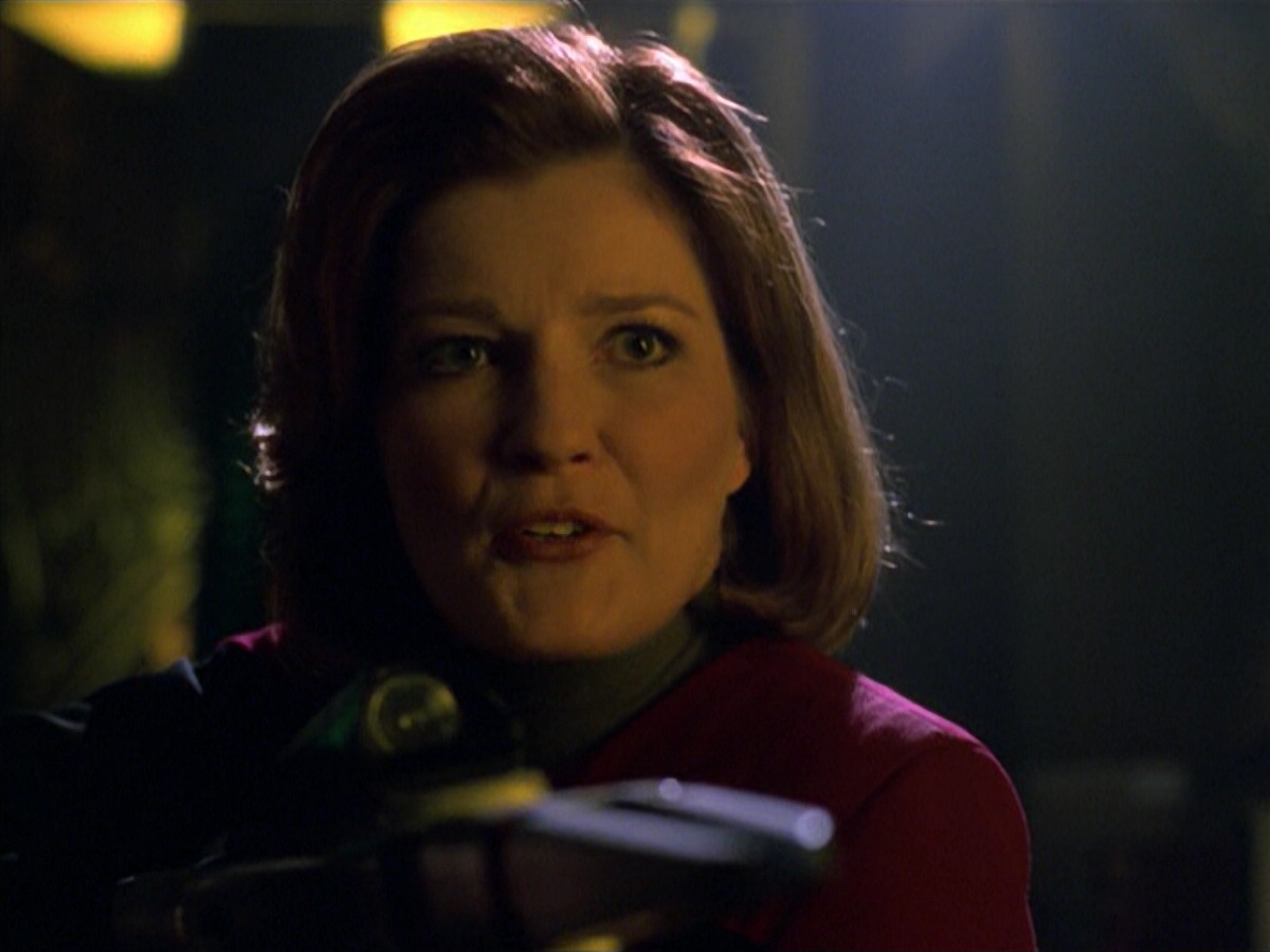 ariane179254_StarTrekVoyager_5x15_5x16_DarkFrontier_3378.jpg