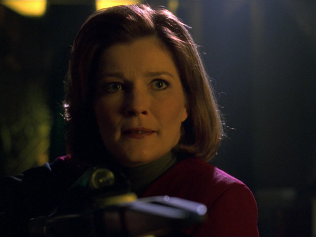 ariane179254_StarTrekVoyager_5x15_5x16_DarkFrontier_3379.jpg