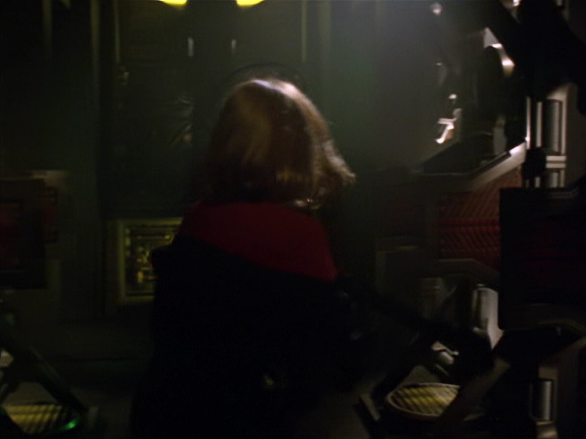 ariane179254_StarTrekVoyager_5x15_5x16_DarkFrontier_3385.jpg
