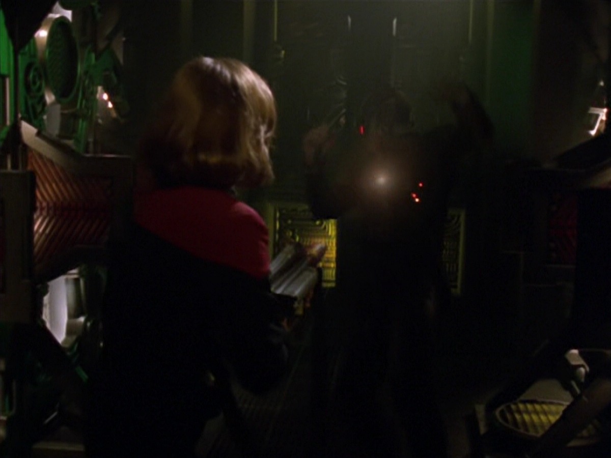 ariane179254_StarTrekVoyager_5x15_5x16_DarkFrontier_3386.jpg