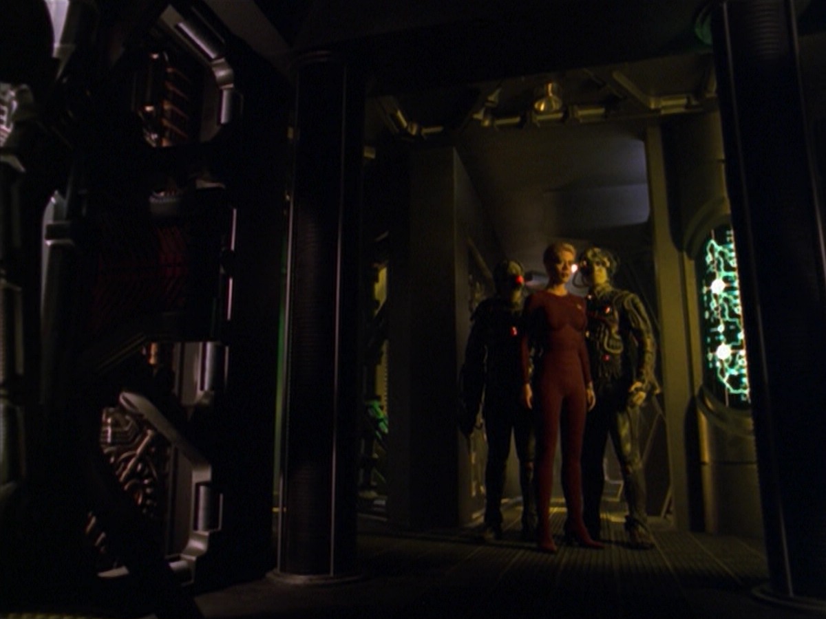 ariane179254_StarTrekVoyager_5x15_5x16_DarkFrontier_3403.jpg