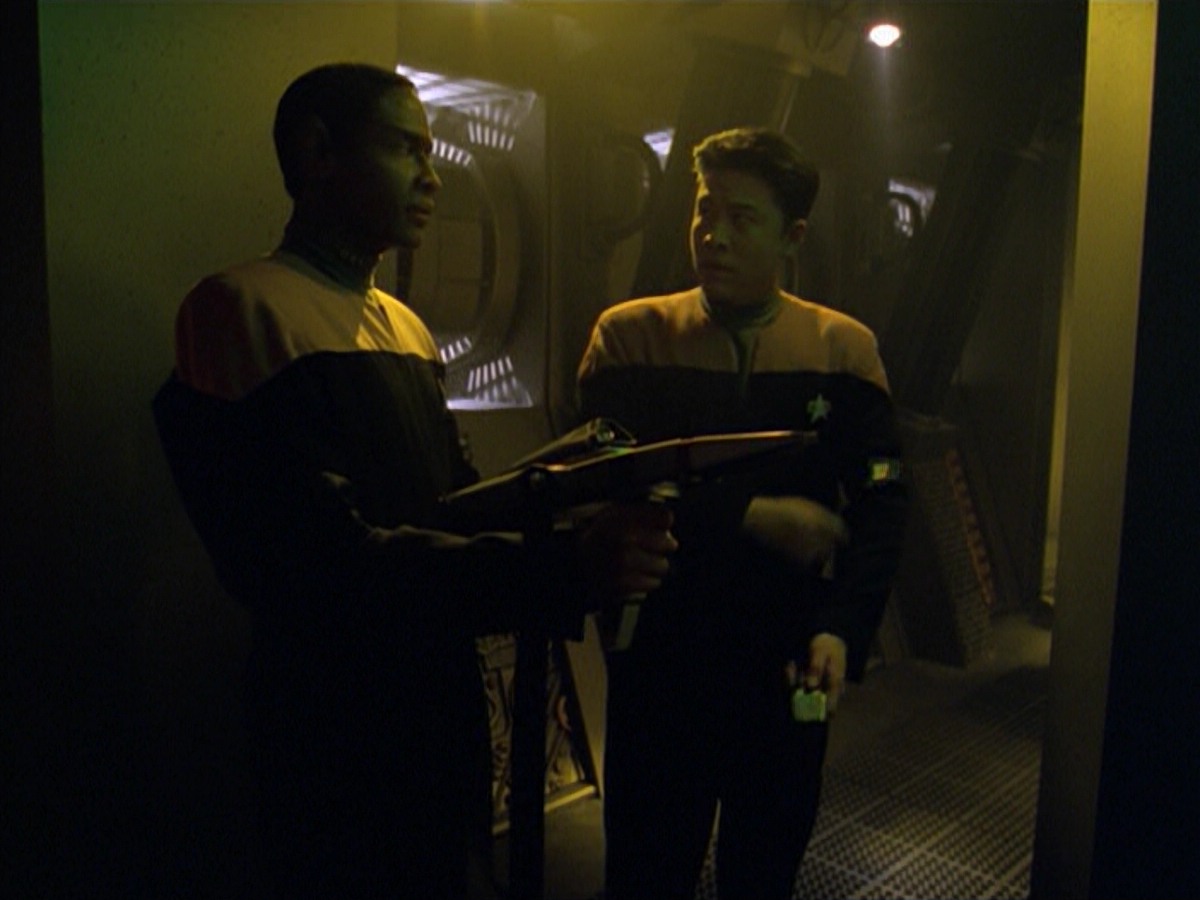 ariane179254_StarTrekVoyager_5x15_5x16_DarkFrontier_3419.jpg