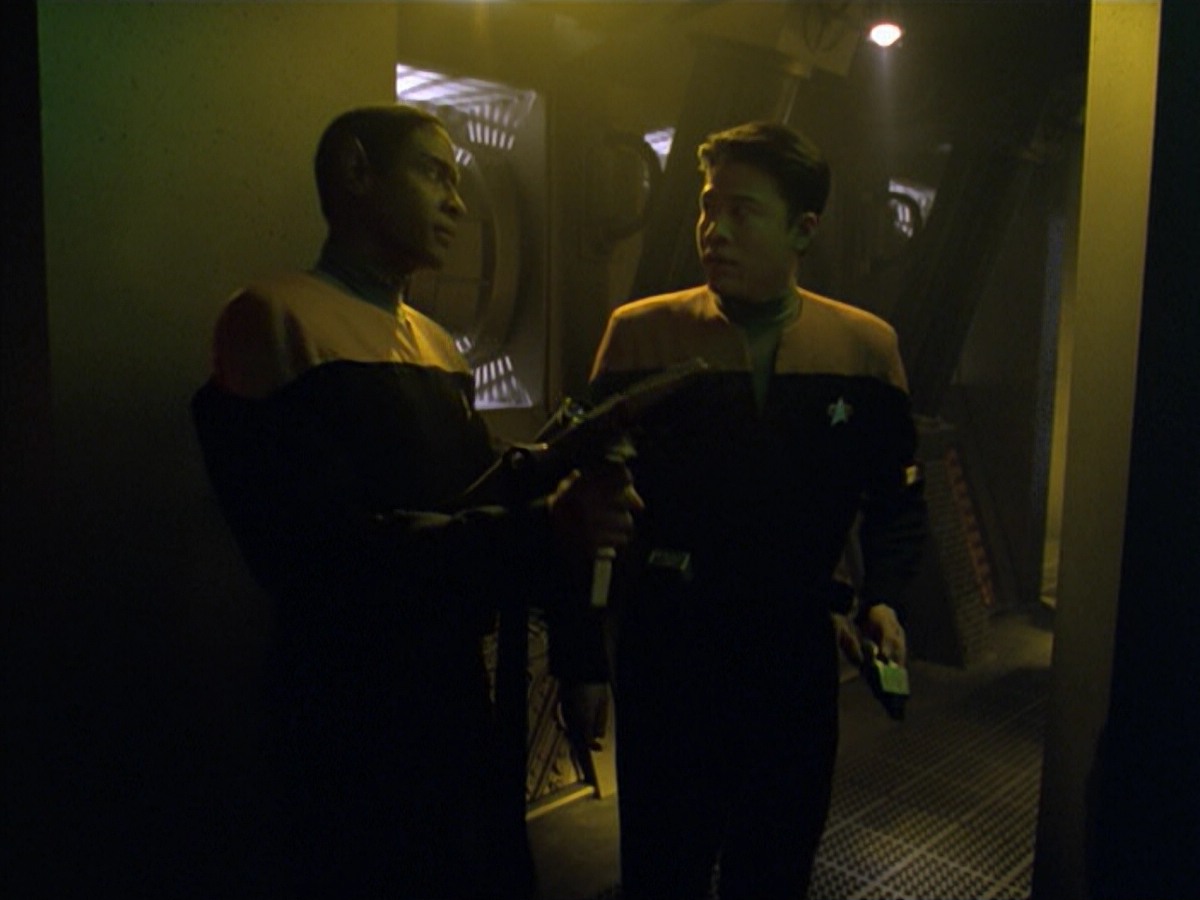 ariane179254_StarTrekVoyager_5x15_5x16_DarkFrontier_3420.jpg