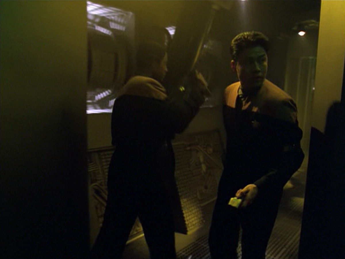 ariane179254_StarTrekVoyager_5x15_5x16_DarkFrontier_3421.jpg