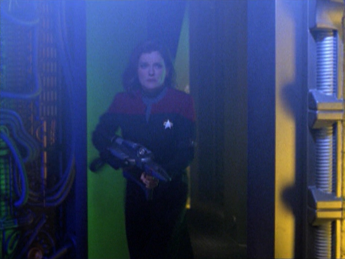 ariane179254_StarTrekVoyager_5x15_5x16_DarkFrontier_3433.jpg